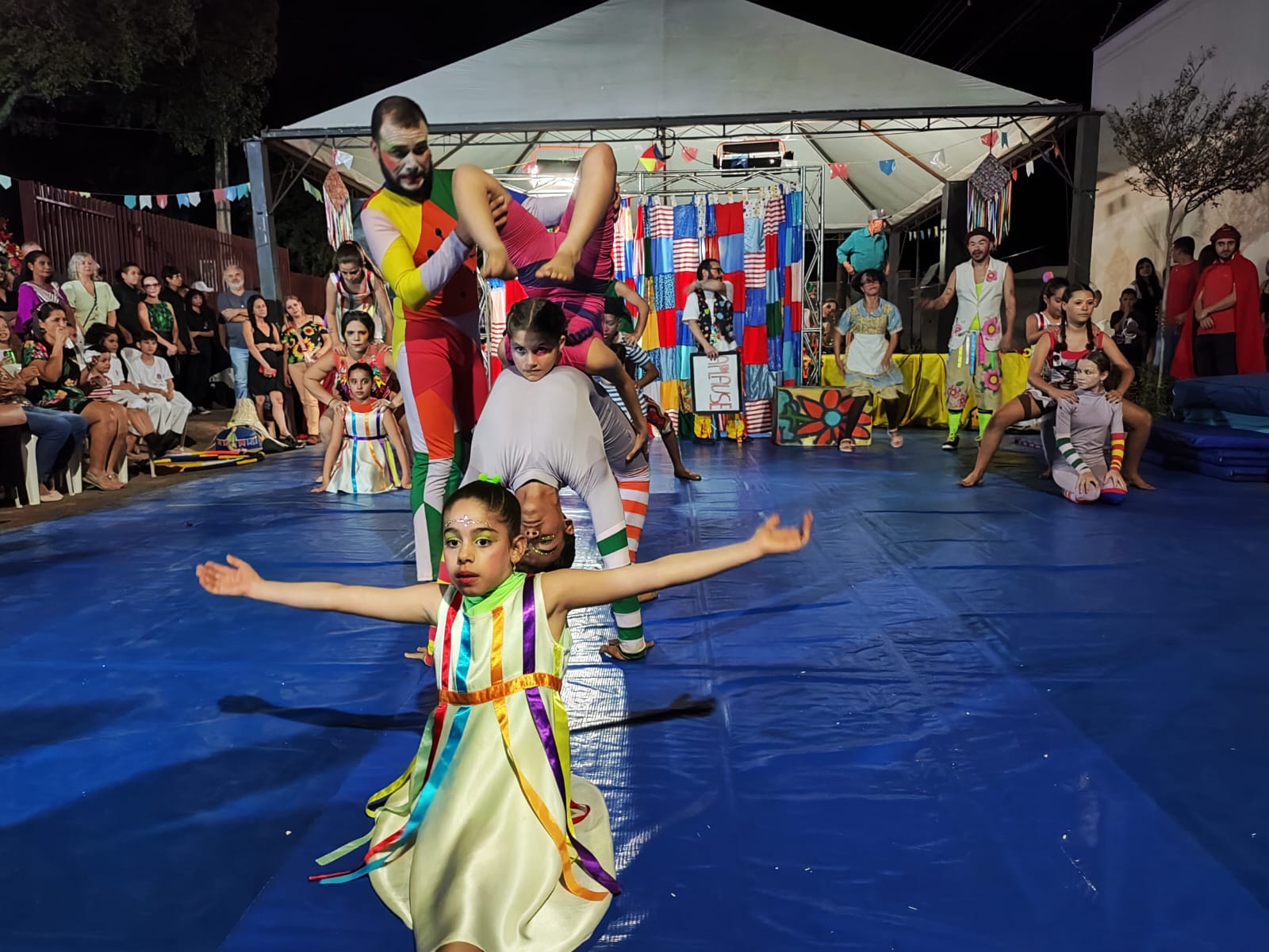 Festa do Folclore na Casa de Taipa reúne centenas de pessoas em Assis