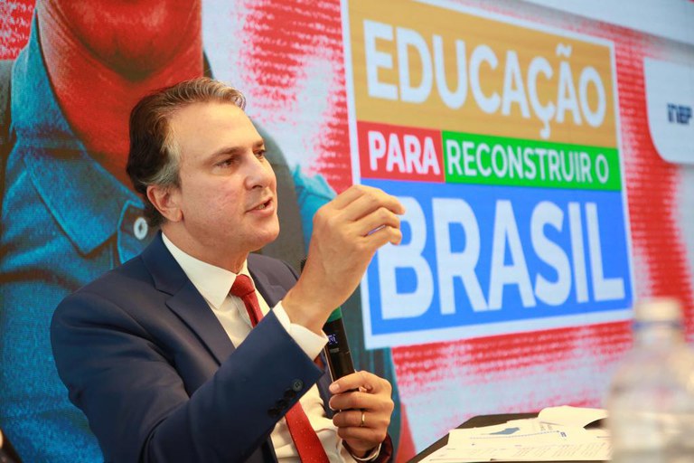 O ministro da Educação, Camilo Santana reforça que o grande objetivo é sensibilizar os jovens brasileiros sobre a importância do Enem