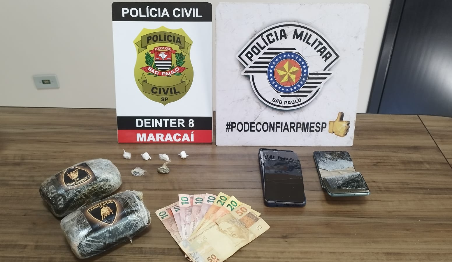 Foto: Divulgação - No local determinado, o indivíduo foi abordado e, durante a busca pessoal, foram encontradas uma porção de haxixe e R$ 140,00 em espécie.