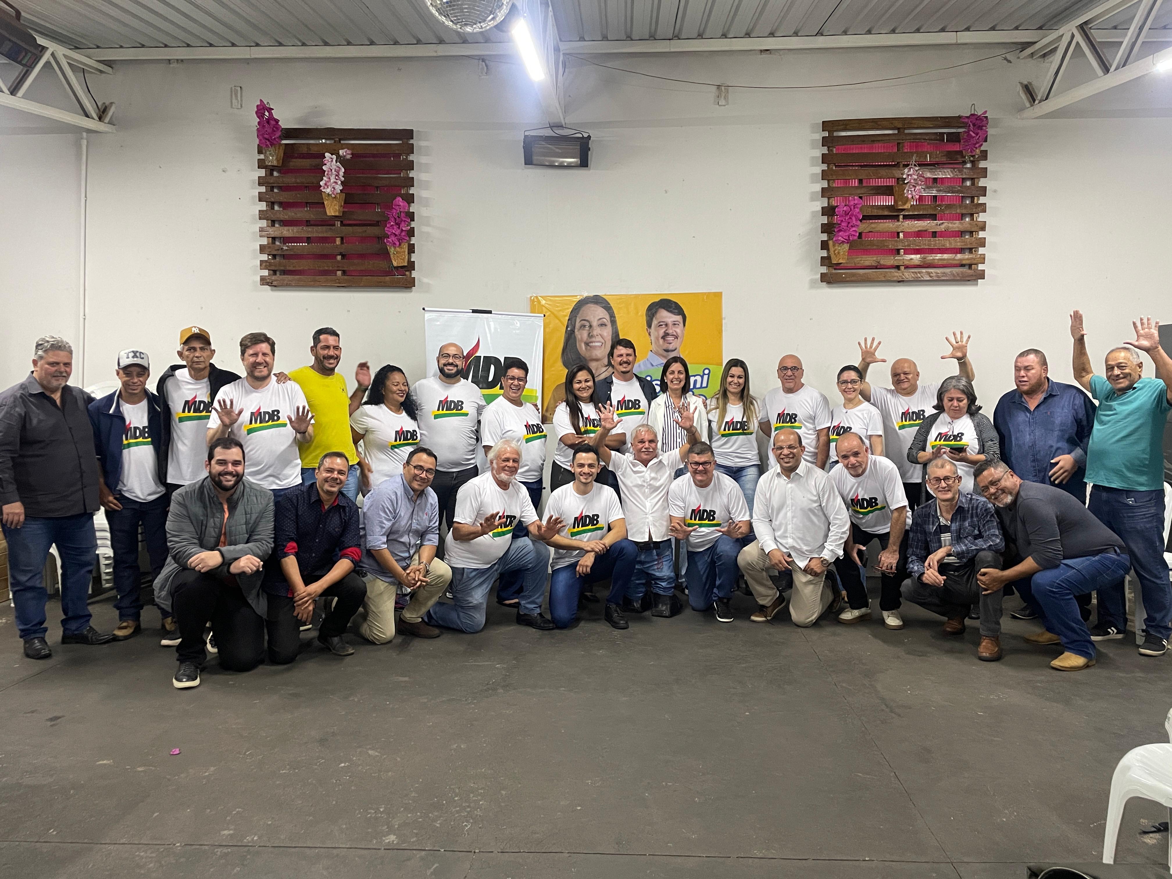 Foto: Divulgação - A convenção do MDB contou com a presença de filiados e simpatizantes do partido, que também registrou a chapa de 16 pré-candidatos a Vereador, sendo cinco mulheres e onze homens.