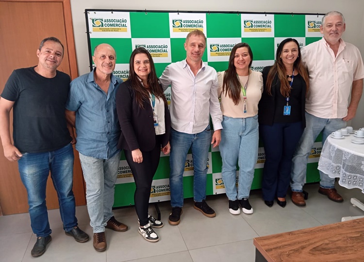 Foto: Divulgação - Da esquerda para a direita: Cícero Motta (Prefeitura de Assis), Prof. Me. João Carlos (FEMA), Daniela Bertoli e Emanuella Cherry (SEBRAE Aqui Assis), Nilson Mello (ACIA), Fabiane Ba