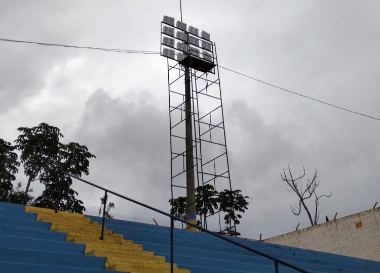 Foto: Divulgação PMA - A conclusão da obra é urgente, já que o VOCEM estreia na Série A4 do Campeonato Paulista no dia 22 de janeiro e pretende mandar os jogos no período noturno. 