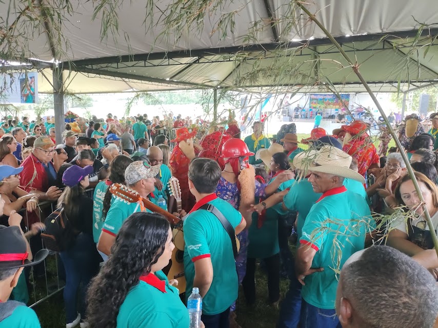 Foto: Cícero Motta - O evento atraiu milhares de pessoas de toda a região.