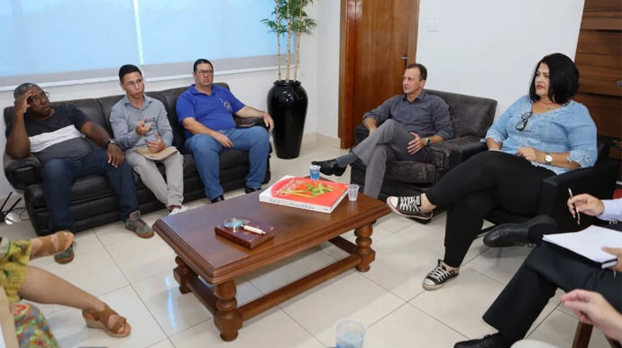 FOTO: Redes Sociais - Reunião foi realizada no gabinete da prefeita Telma Spera nesta segunda-feira, dia 3