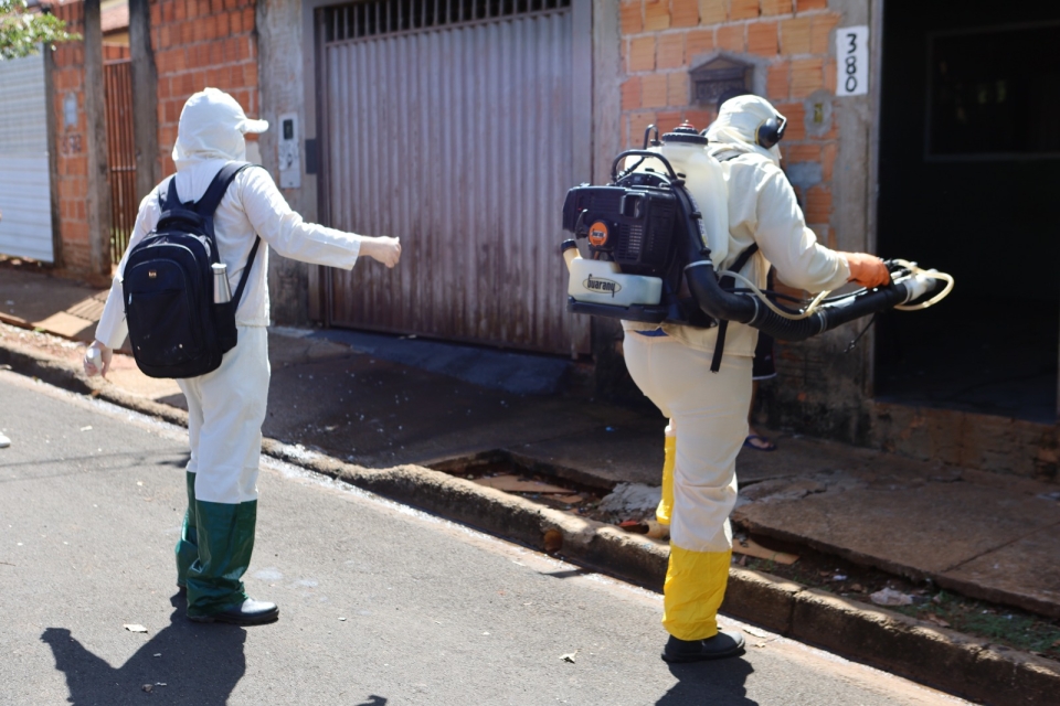 Foto: Departamento de Comunicação PMA - Equipe de Endemias realizando Nebulização em Assis