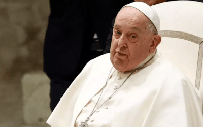 Papa Francisco é diagnosticado com pneumonia nos dois pulmões